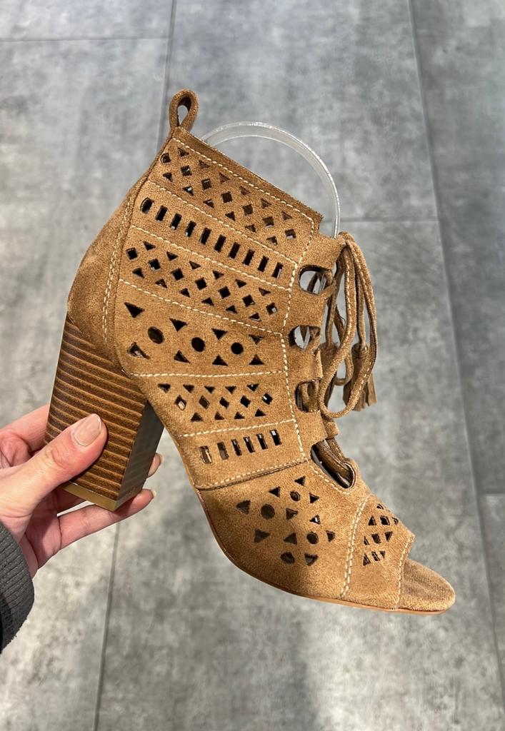 Lorena Lace Up Sandals - LB Boutique