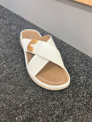 Leila Comfy Crossover Sandals - LB Boutique